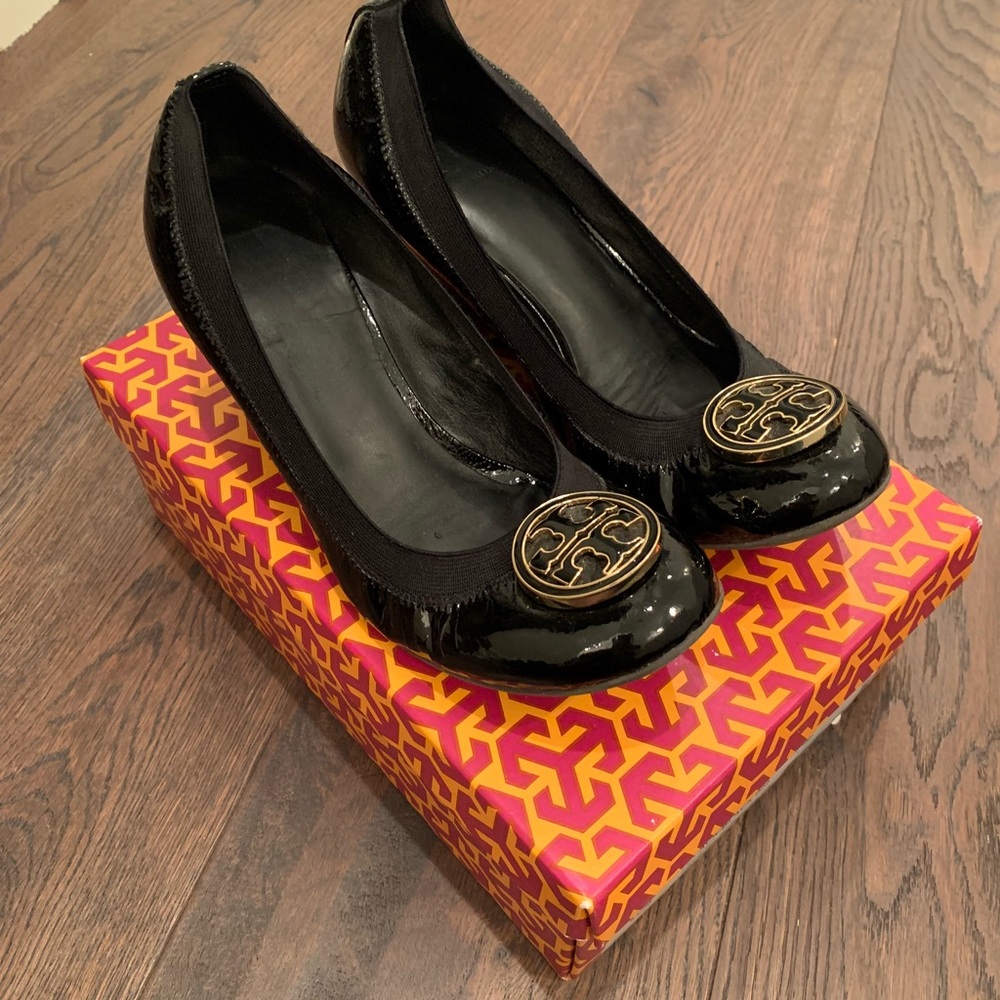 Tory Burch Caroline Black Wedge